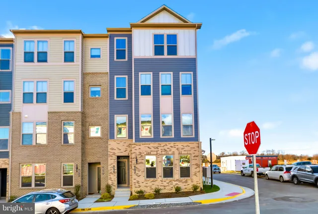 $3,100 | 19705 Misty Moss Square, Ashburn, VA 20147