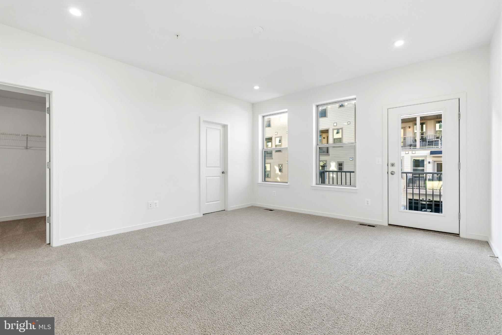 19705 Misty Moss Square Ashburn, VA 20147 - Photo 11 of 25 Primary Bedroom