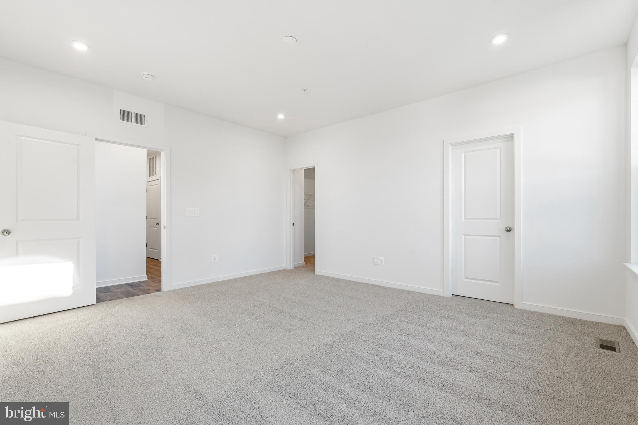 19705 Misty Moss Square Ashburn, VA 20147 - Photo 12 of 25 Primary Bedroom