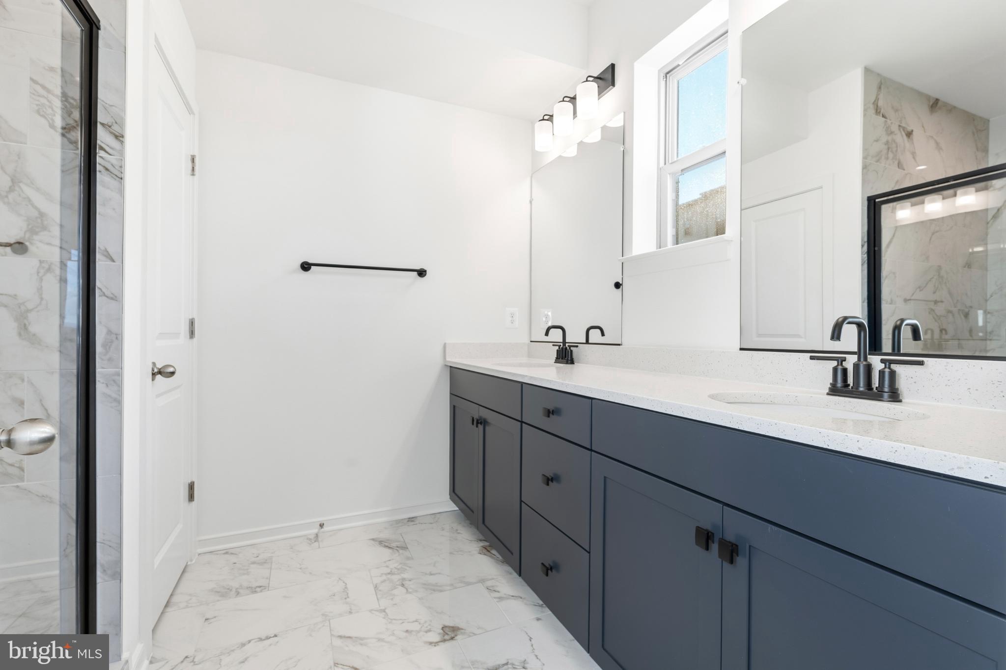 19705 Misty Moss Square Ashburn, VA 20147 - Photo 13 of 25 Primary Bathroom