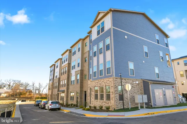 $3,100 | 19705 Misty Moss Square, Ashburn, VA 20147