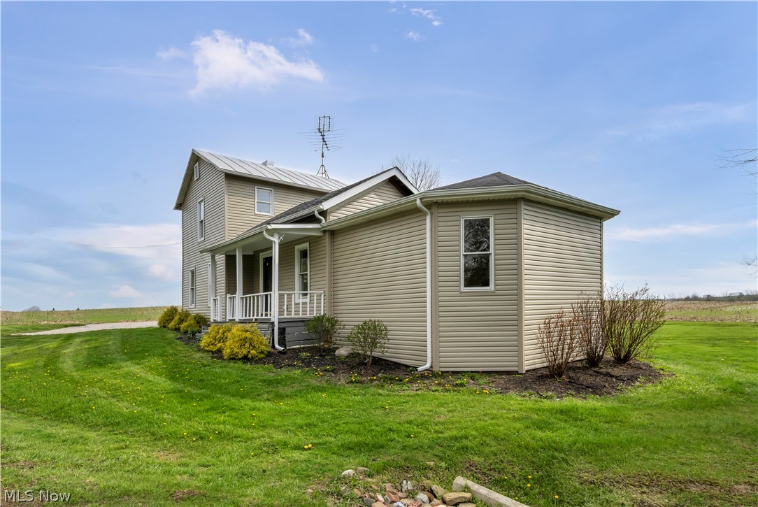 15593 Franchester Road Burbank, OH 44214 - Photo 3 of 25