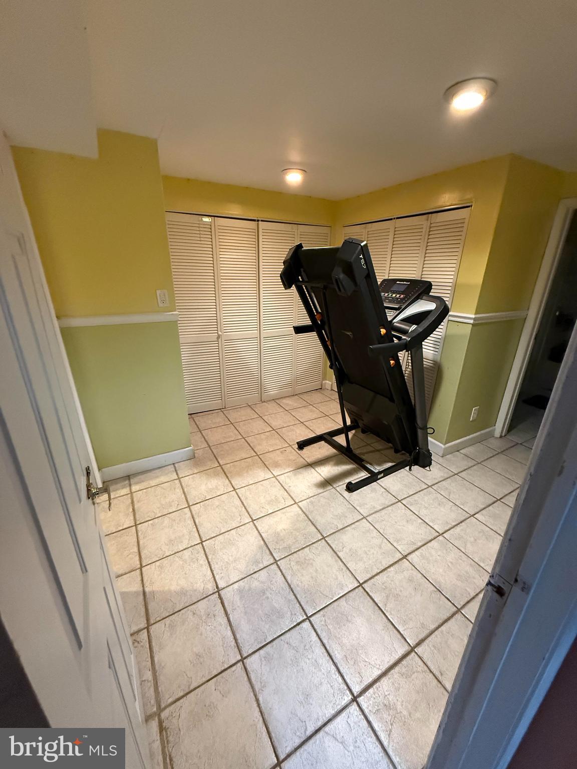 1 Glen Road Bordentown, NJ 08505 - Photo 7 of 17 a view of a entryway