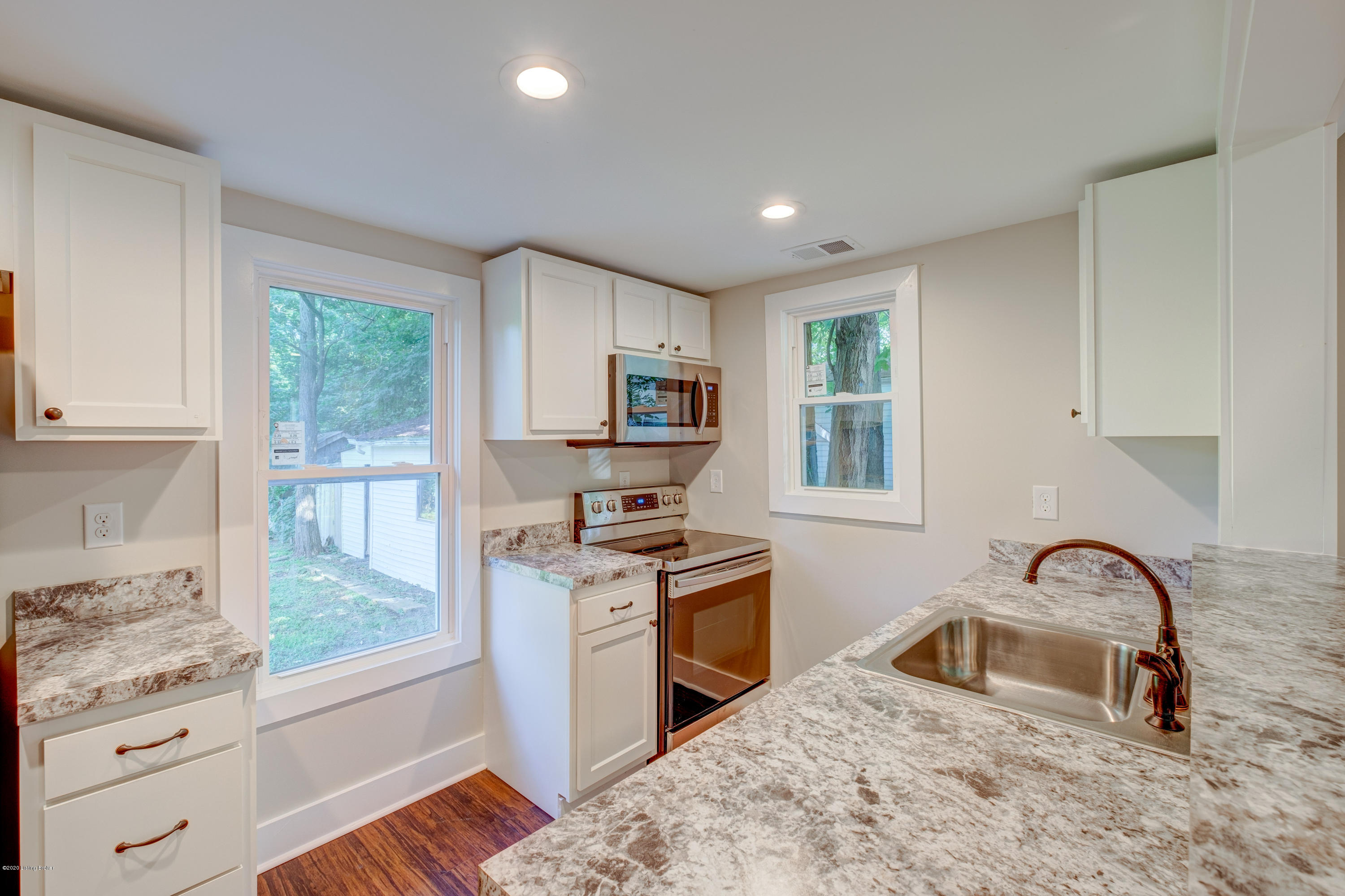 6704 Rutledge Road Louisville, KY 40258 - Photo 14 of 35 6704RutledgeRd-15