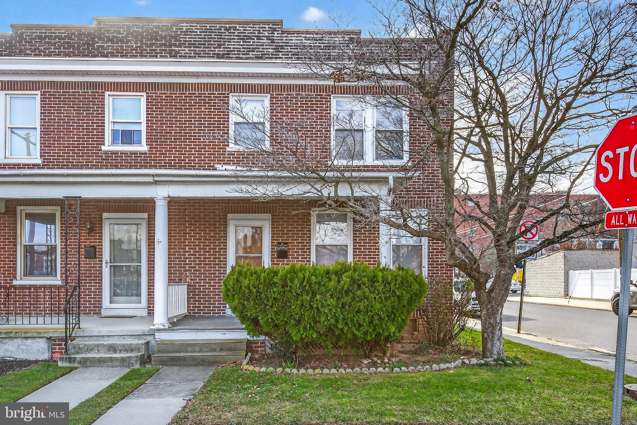 126 Jackson Street Lancaster, PA 17603 - Photo 1 of 21 a front view of a house with garden
