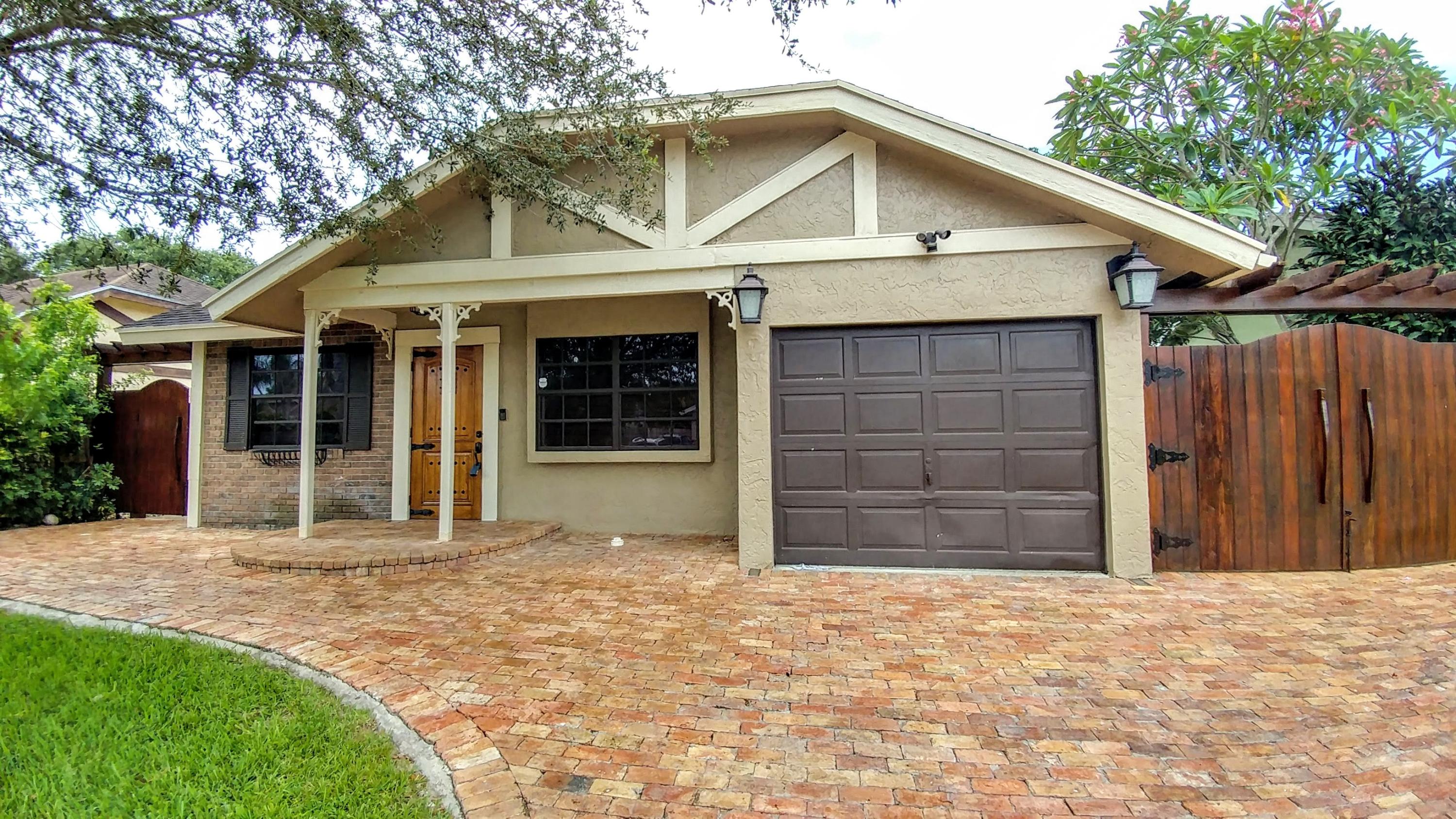10622 Boca Entrada Boulevard Boca Raton, FL 33428 - Photo 3 of 22 Front3
