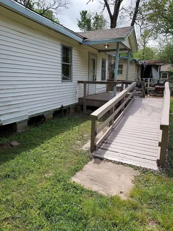 $1,699 | 215 Blackshear Street, Tomball, TX 77375