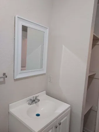 $1,699 | 215 Blackshear Street, Tomball, TX 77375