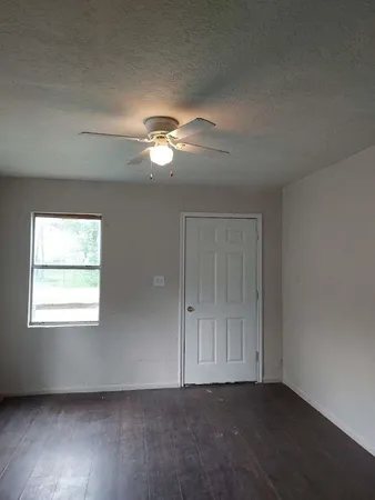 $1,699 | 215 Blackshear Street, Tomball, TX 77375