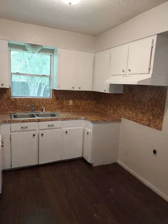 $1,699 | 215 Blackshear Street, Tomball, TX 77375