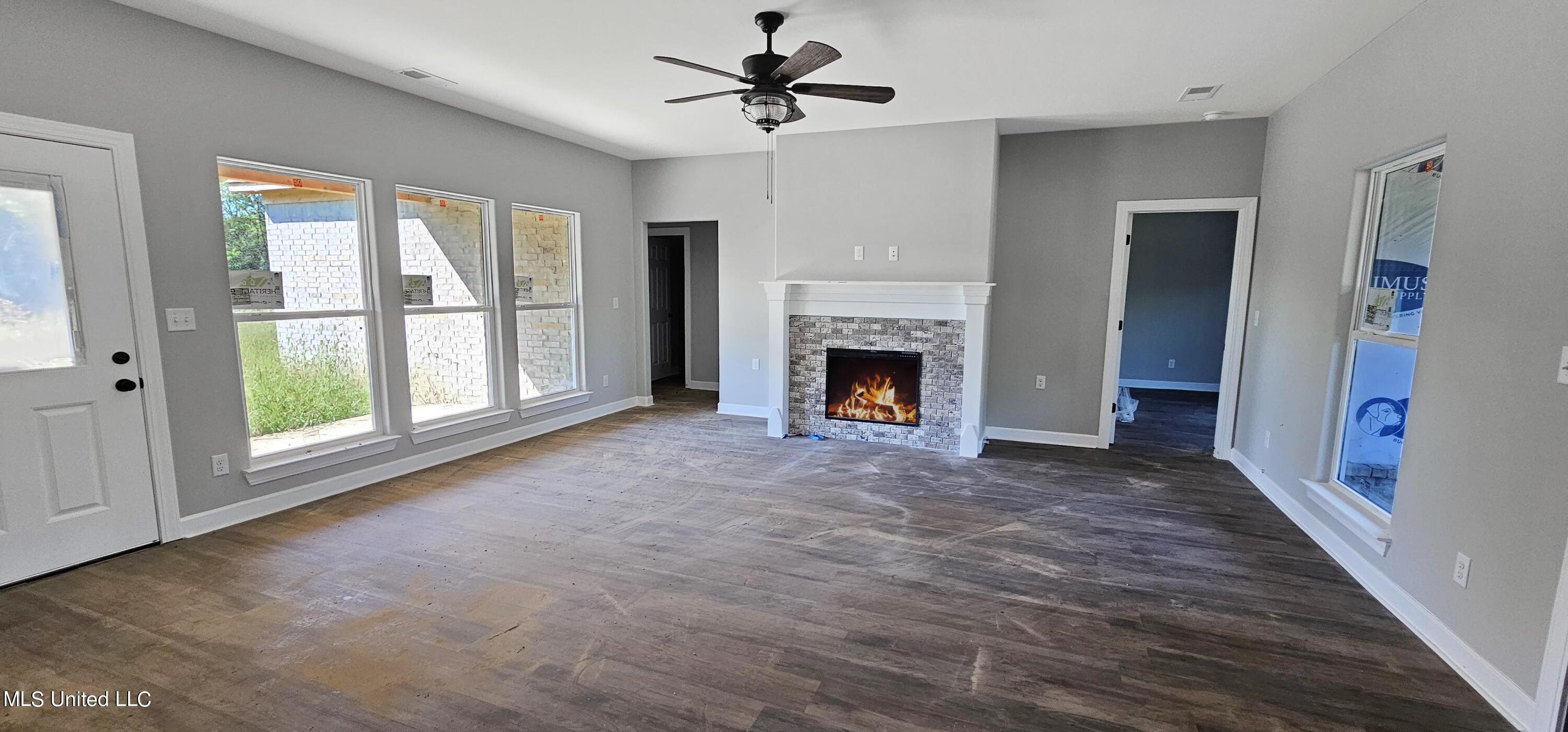 146 Rossville Road Holly Springs, MS 38635 - Photo 7 of 17 Gas Log Fireplace