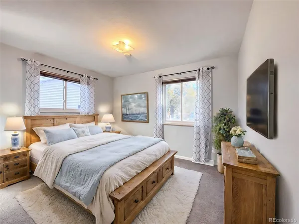 $3,350 | 814 South Nelson Way, Lakewood, CO 80226