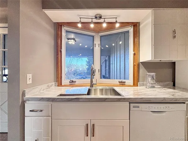$3,350 | 814 South Nelson Way, Lakewood, CO 80226