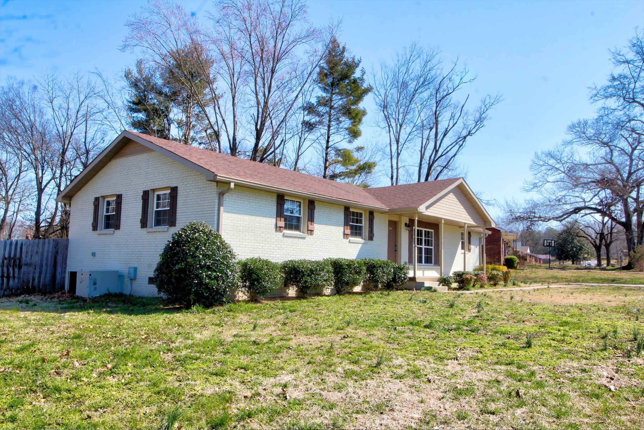 317 Lafayette Road Clarksville, TN 37042 - Photo 3 of 16 Gallery Image 3