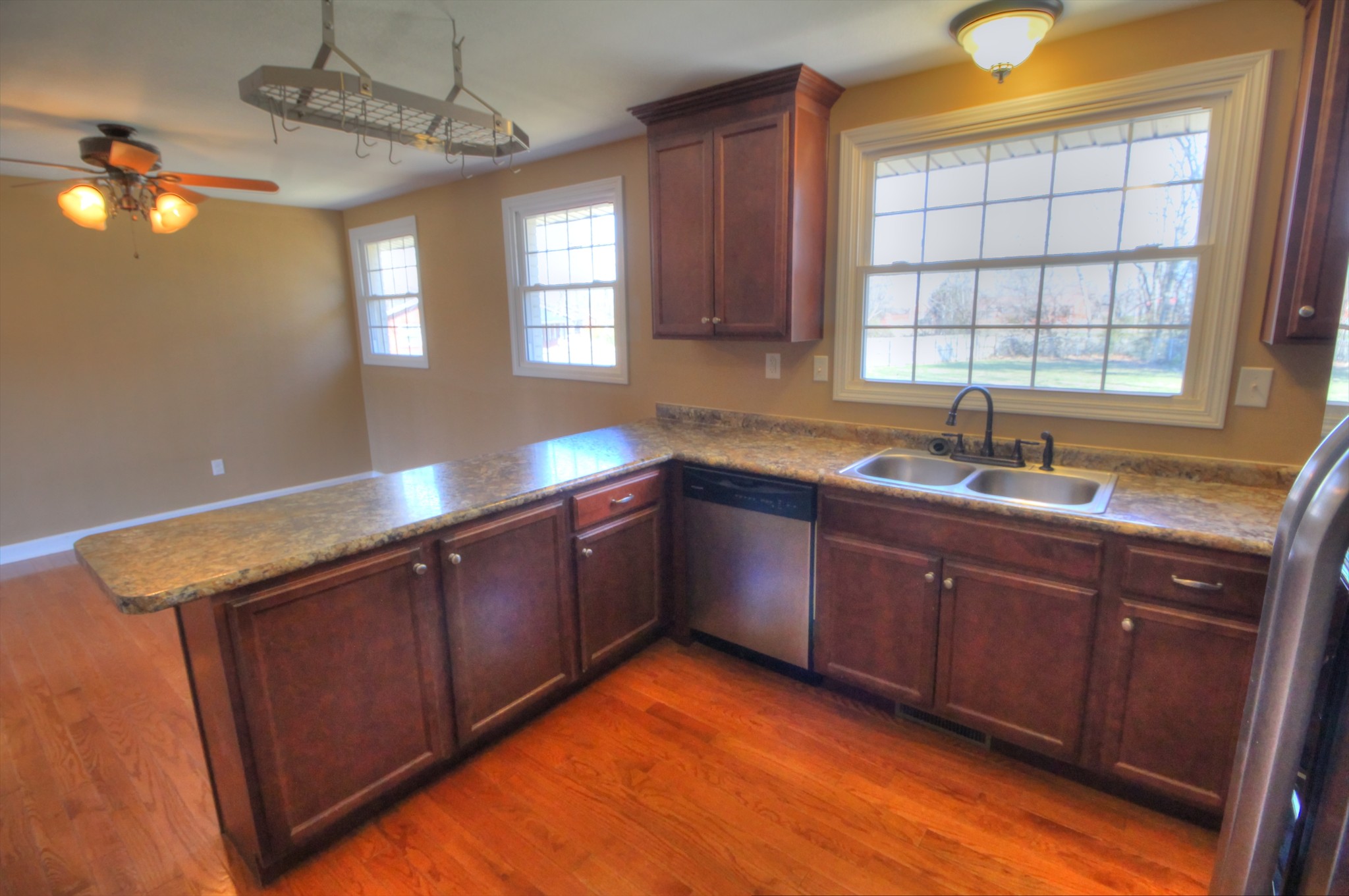 317 Lafayette Road Clarksville, TN 37042 - Photo 6 of 16 Gallery Image 6