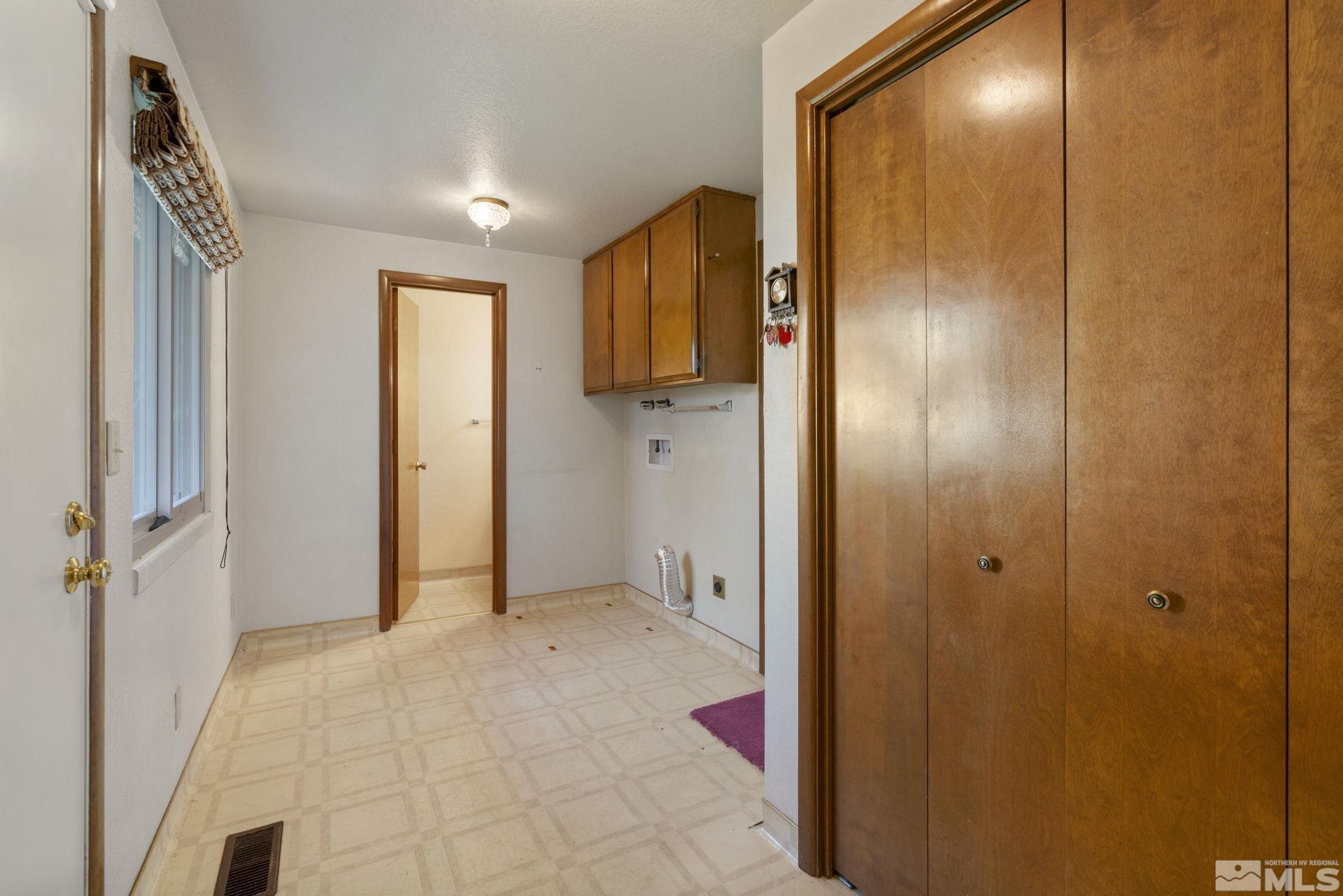 405 Foothill Road Reno, NV 89511 - Photo 17 of 40 Photo 17