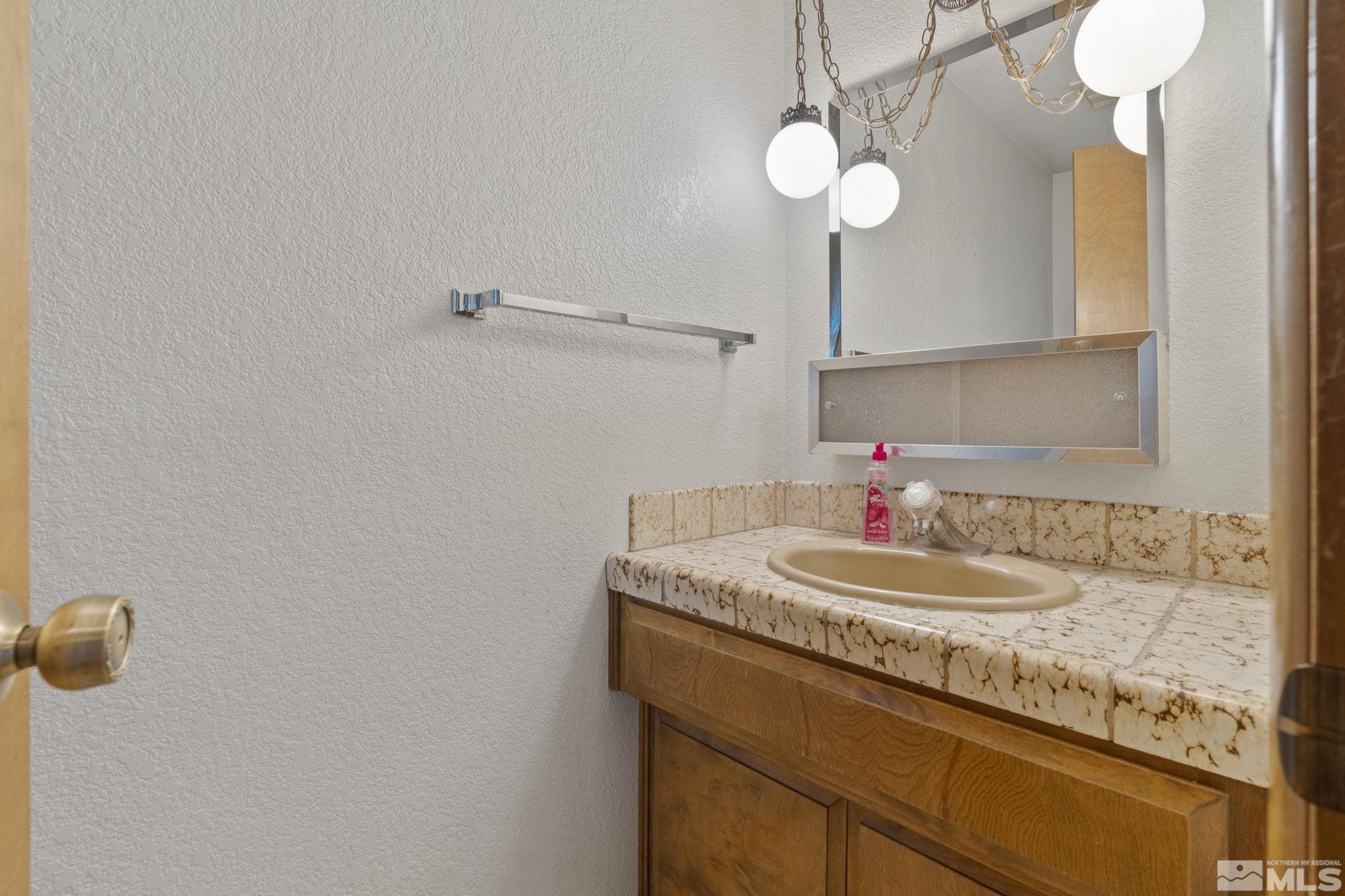 405 Foothill Road Reno, NV 89511 - Photo 18 of 40 Photo 18