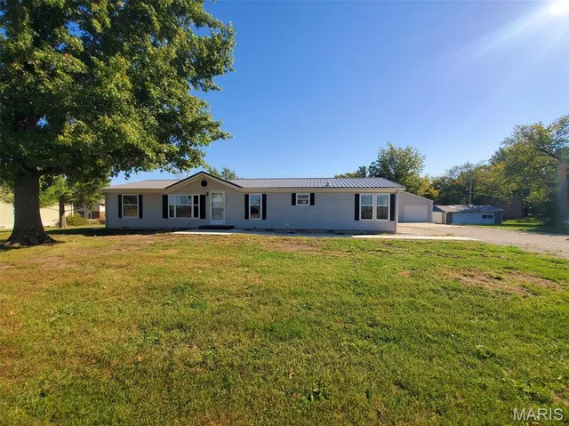 $196,500 | 1093 North Cleveland Street, Kahoka, MO 63445