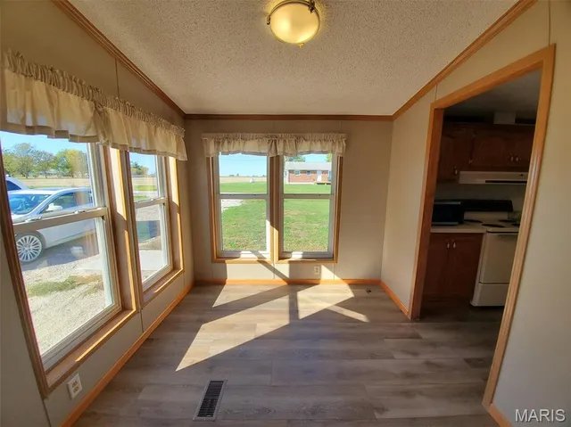 $196,500 | 1093 North Cleveland Street, Kahoka, MO 63445