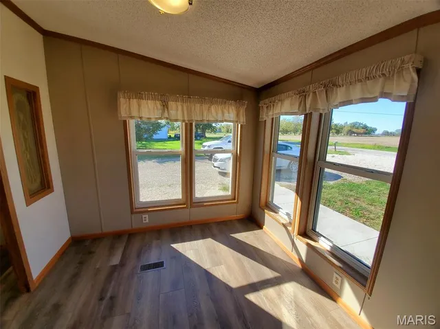 $196,500 | 1093 North Cleveland Street, Kahoka, MO 63445