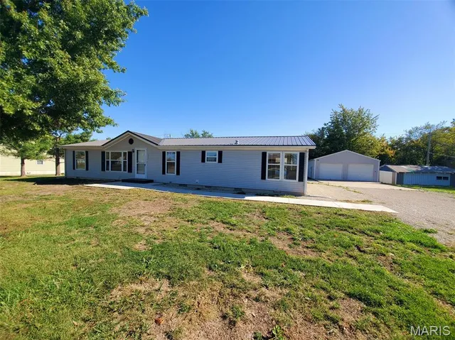 $196,500 | 1093 North Cleveland Street, Kahoka, MO 63445