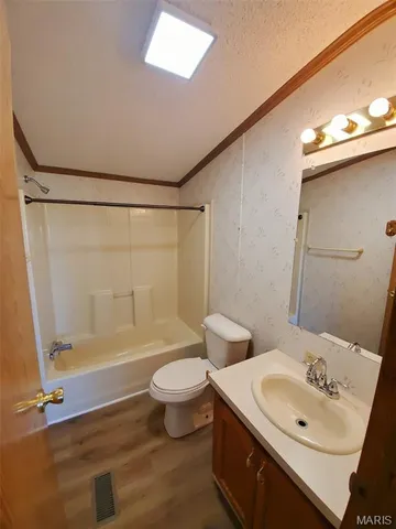 $196,500 | 1093 North Cleveland Street, Kahoka, MO 63445