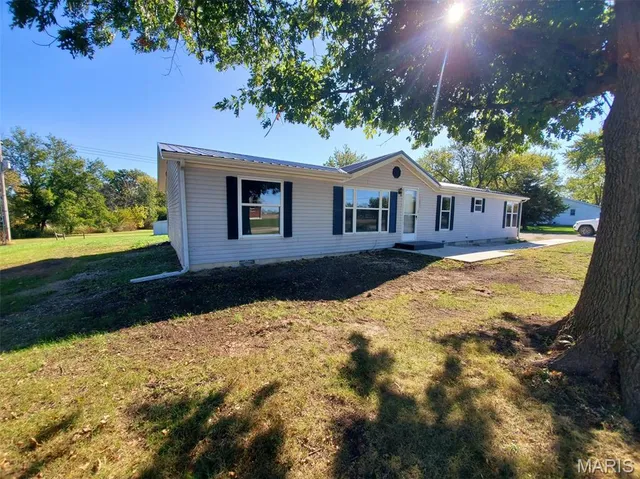 $196,500 | 1093 North Cleveland Street, Kahoka, MO 63445