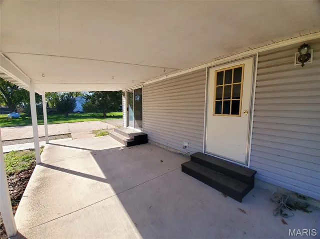 $196,500 | 1093 North Cleveland Street, Kahoka, MO 63445
