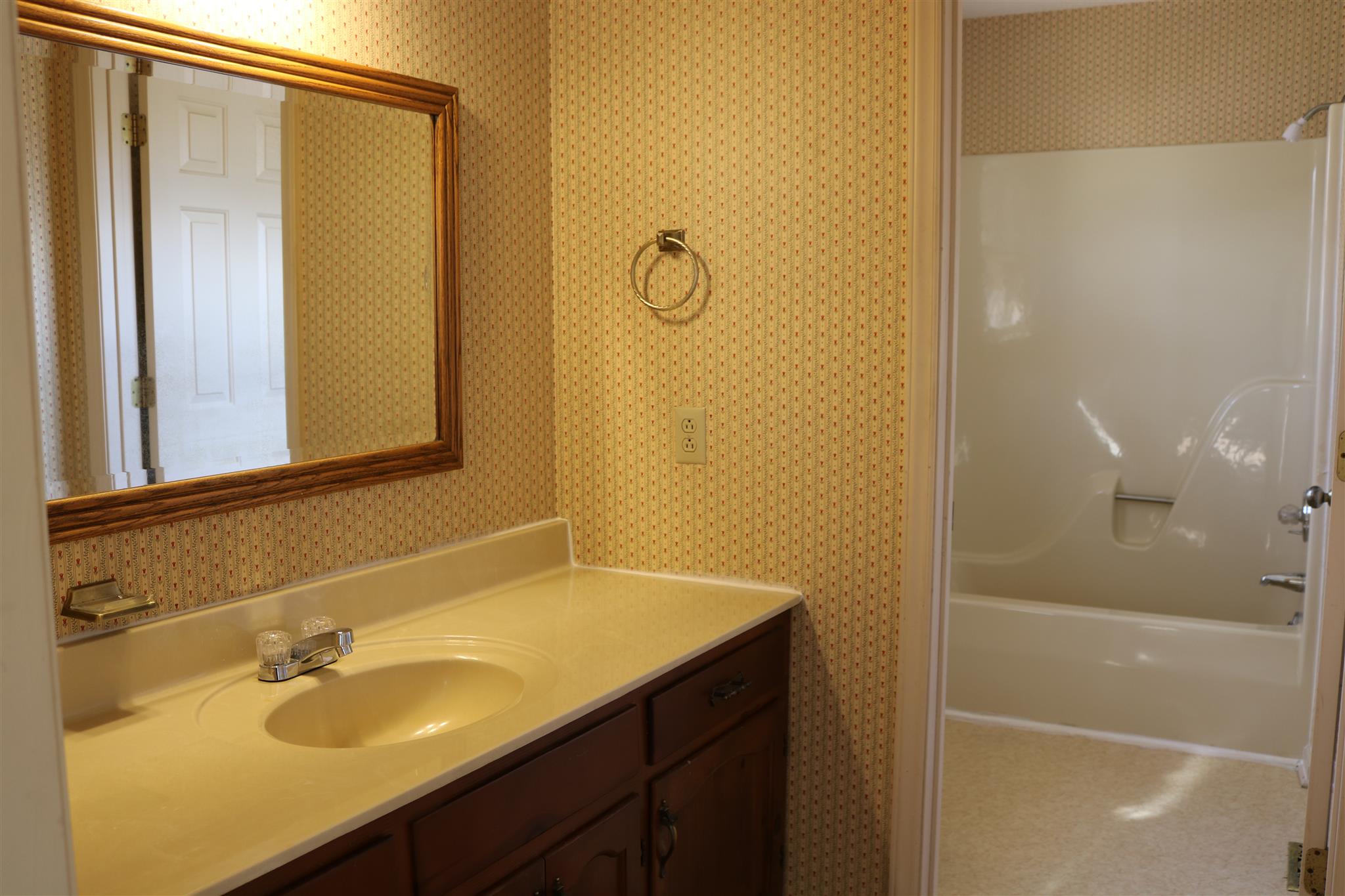 2306 Sulphur Springs Road Murfreesboro, TN 37129 - Photo 8 of 13 The master bathroom is a nice size and can be quickly updated.
