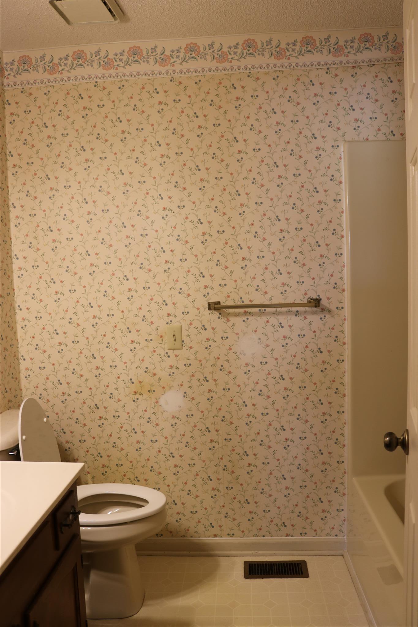 2306 Sulphur Springs Road Murfreesboro, TN 37129 - Photo 10 of 13 Hallway bathroom for the secondary bedrooms is a nice size as well!