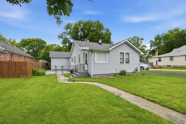 $269,900 | 4618 West Lake Shore Drive, McCullom Lake, IL 60050