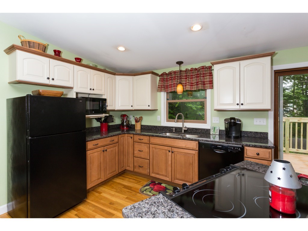 56 Ledgeview Drive Rochester, NH 03839 - Photo 6 of 36