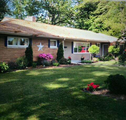 2224 Markham Street Manitowoc, WI 54220 - Photo 3 of 45 513735158