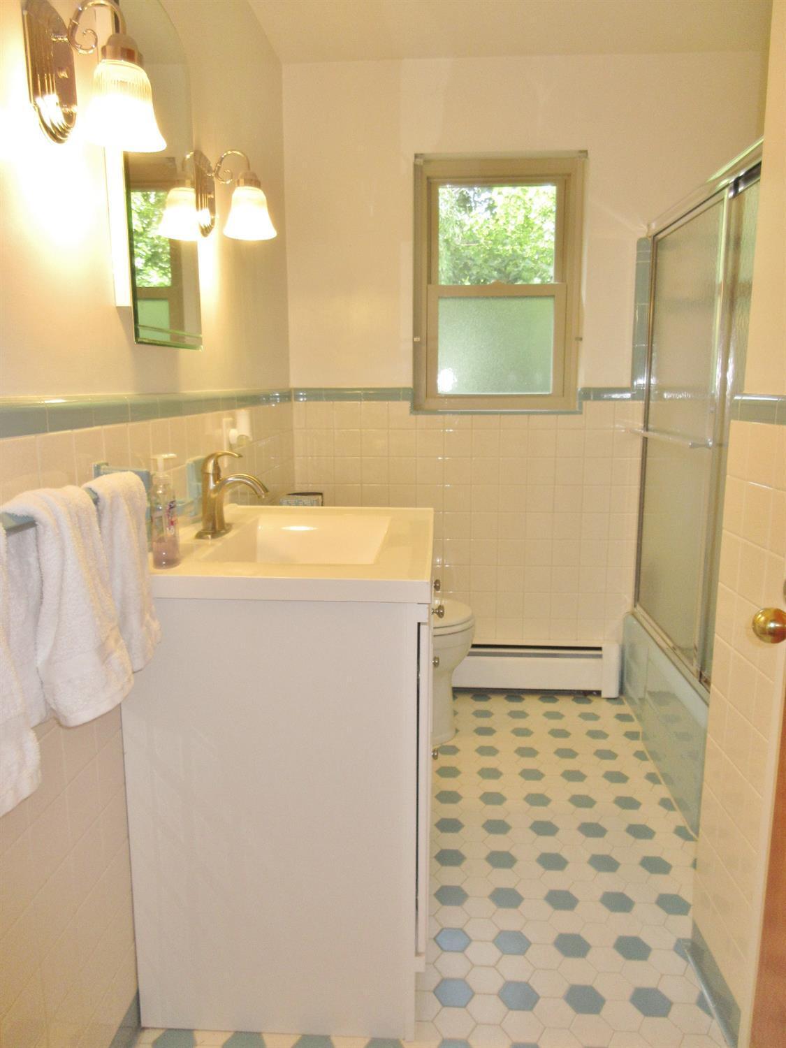 5866 Lawrence Road Cincinnati, OH 45248 - Photo 32 of 47