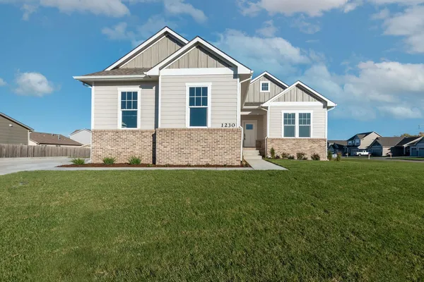 $349,000 | 1230 East Prairie Hill Circle, Park City, KS 67219