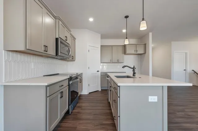 $349,000 | 1230 East Prairie Hill Circle, Park City, KS 67219