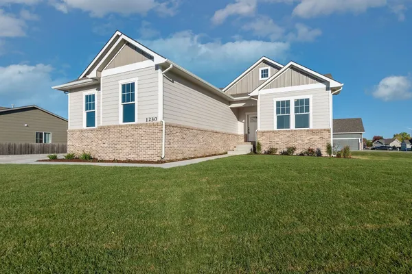 $349,000 | 1230 East Prairie Hill Circle, Park City, KS 67219