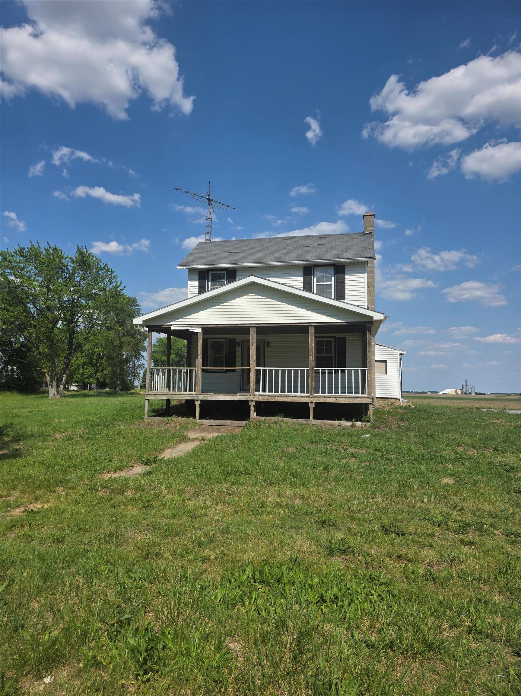 903 Sterling Road Dixon, IL 61021 - Photo 2 of 24 a front view of a house with a garden