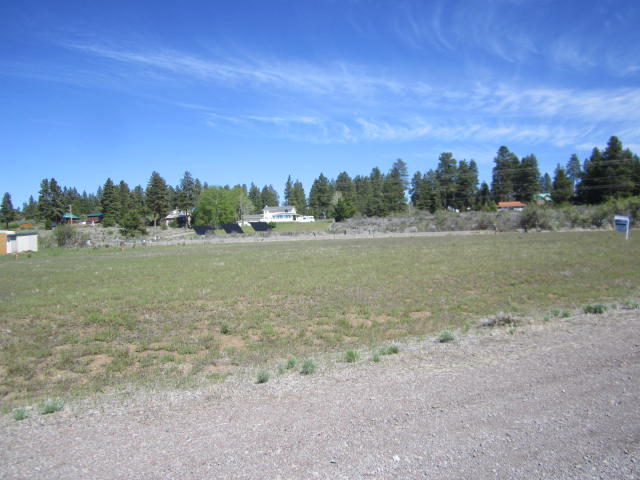 Clearview Drive Chiloquin, OR 97624 - Photo 6 of 14 a view of a lake with houses in the back
