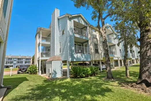 $118,000 | 18617 Egret Bay Boulevard, Unit 702, Webster, TX 77058