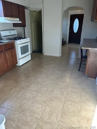 $2,400 | 130 Clark Street, West Haven, CT 06516