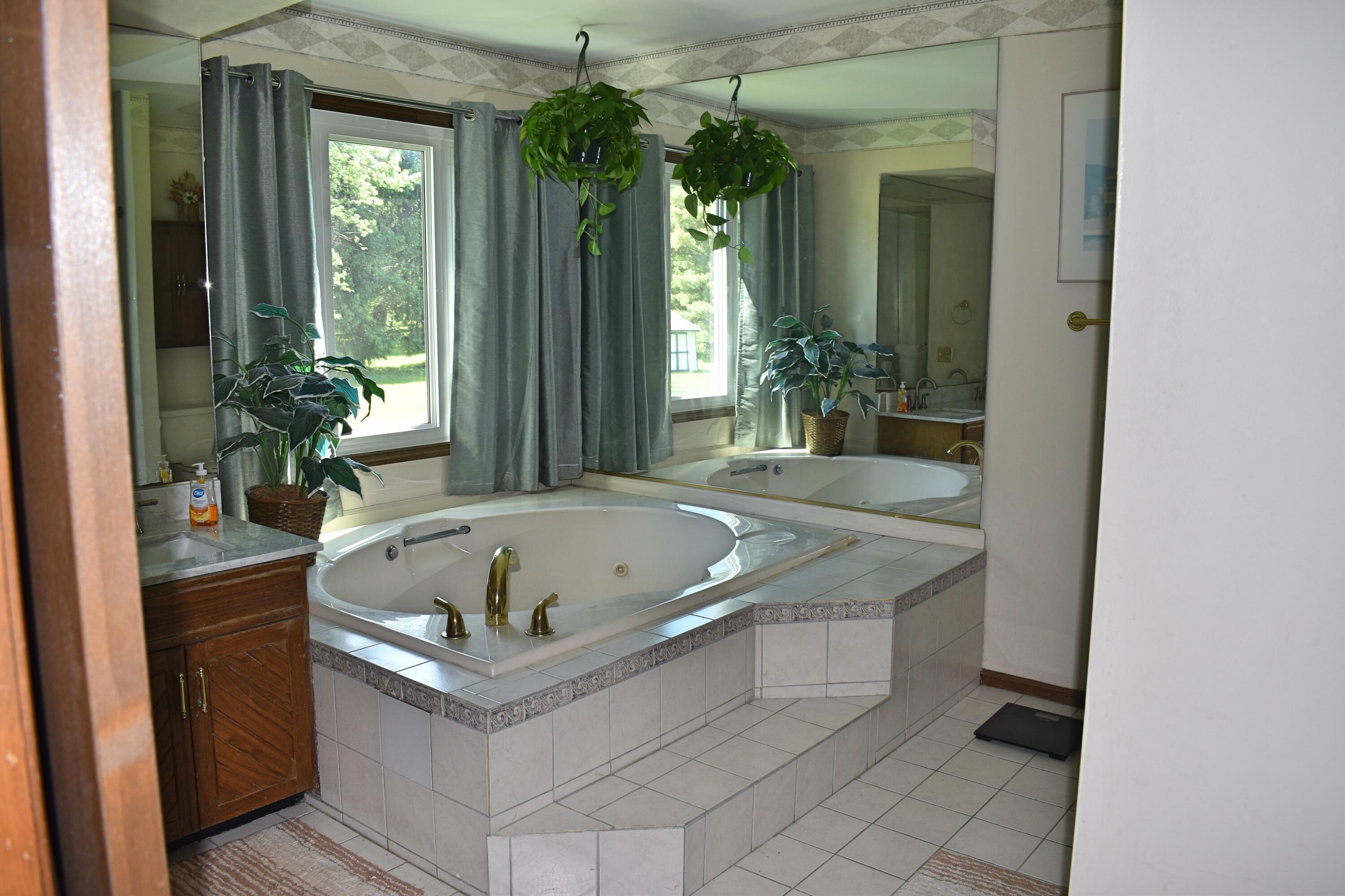 25 Busey Road Canal Winchester, OH 43110 - Photo 10 of 14 MasterBath2
