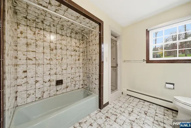 $1,998,000 | 319 Truman Drive, Cresskill, NJ 07626