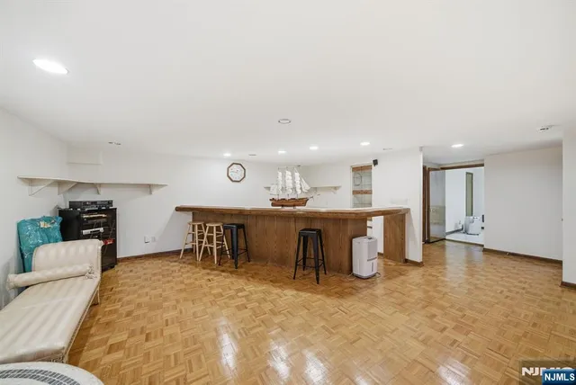 $1,998,000 | 319 Truman Drive, Cresskill, NJ 07626