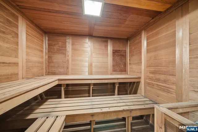 $1,998,000 | 319 Truman Drive, Cresskill, NJ 07626