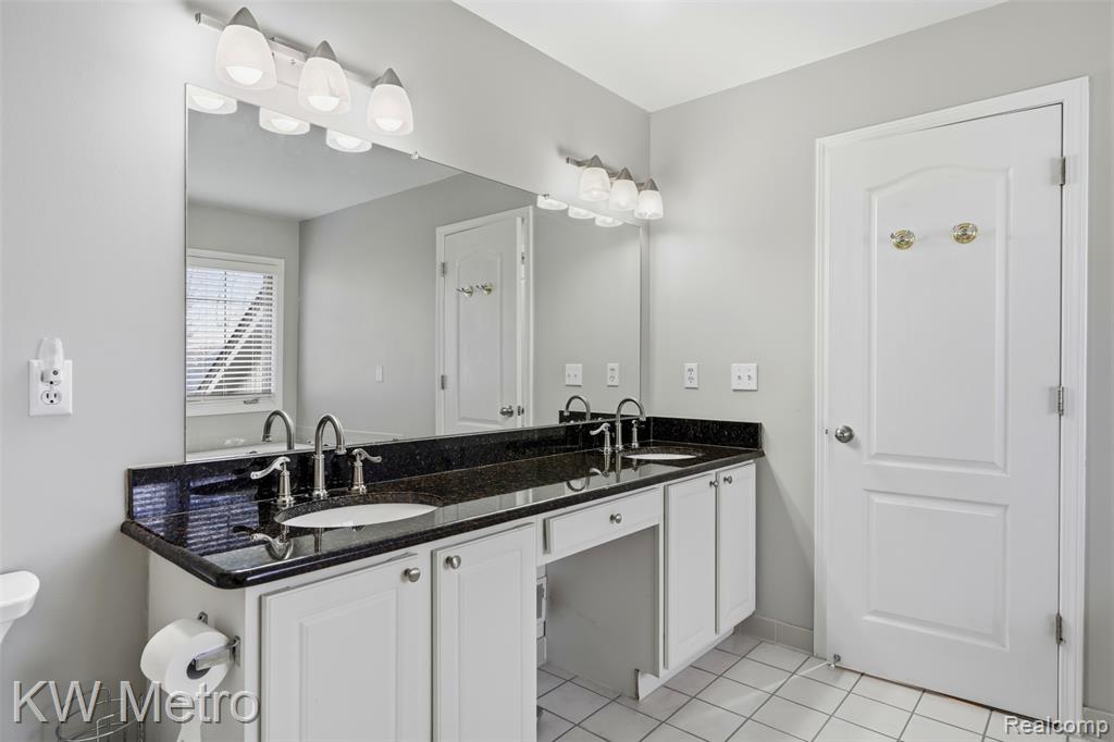 887 Grovecrest Rochester Hills, MI 48307 - Photo 28 of 42