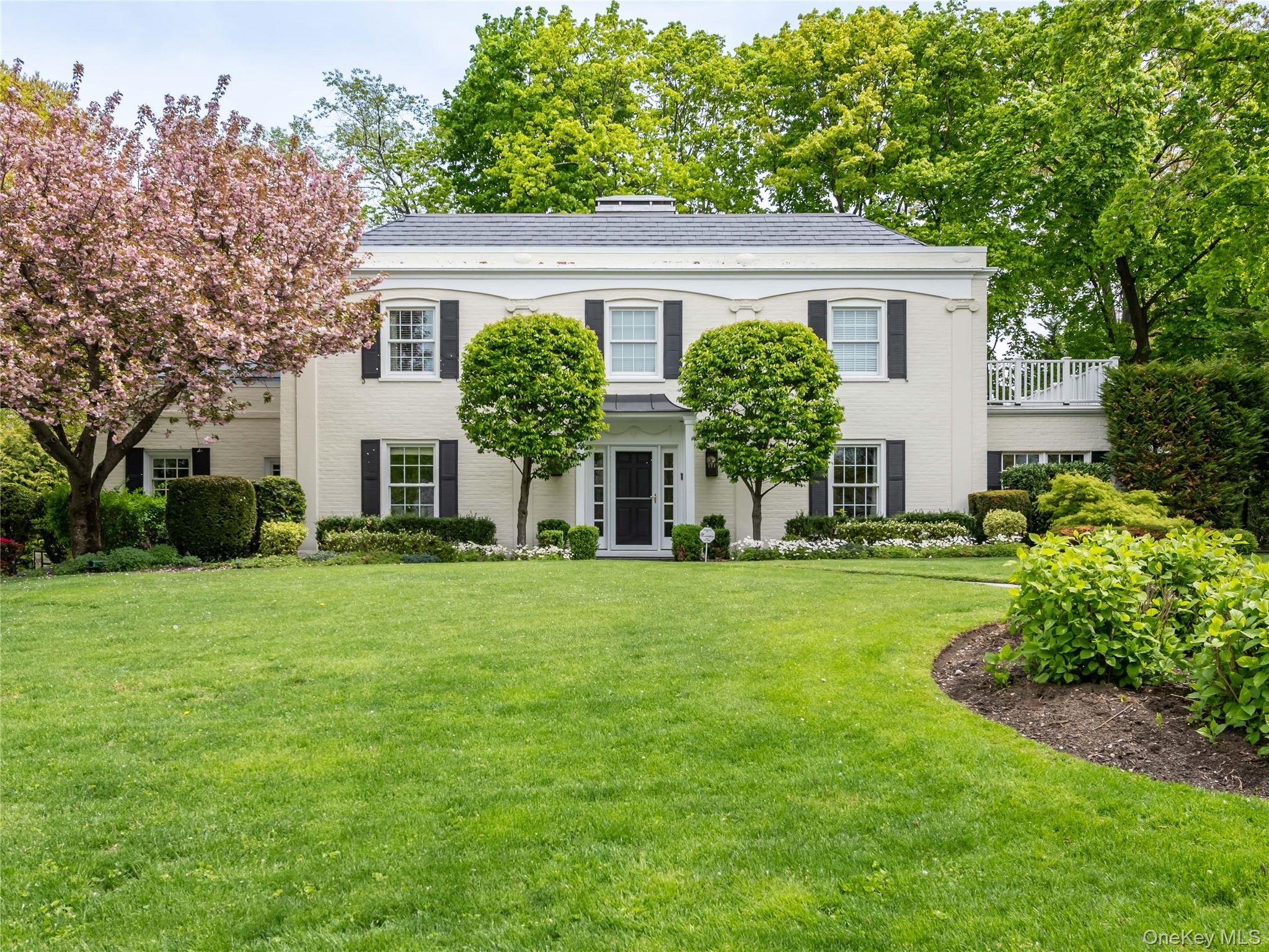 140 Remington Road Manhasset, NY 11030 - Photo 1 of 32 Gallery Image 1