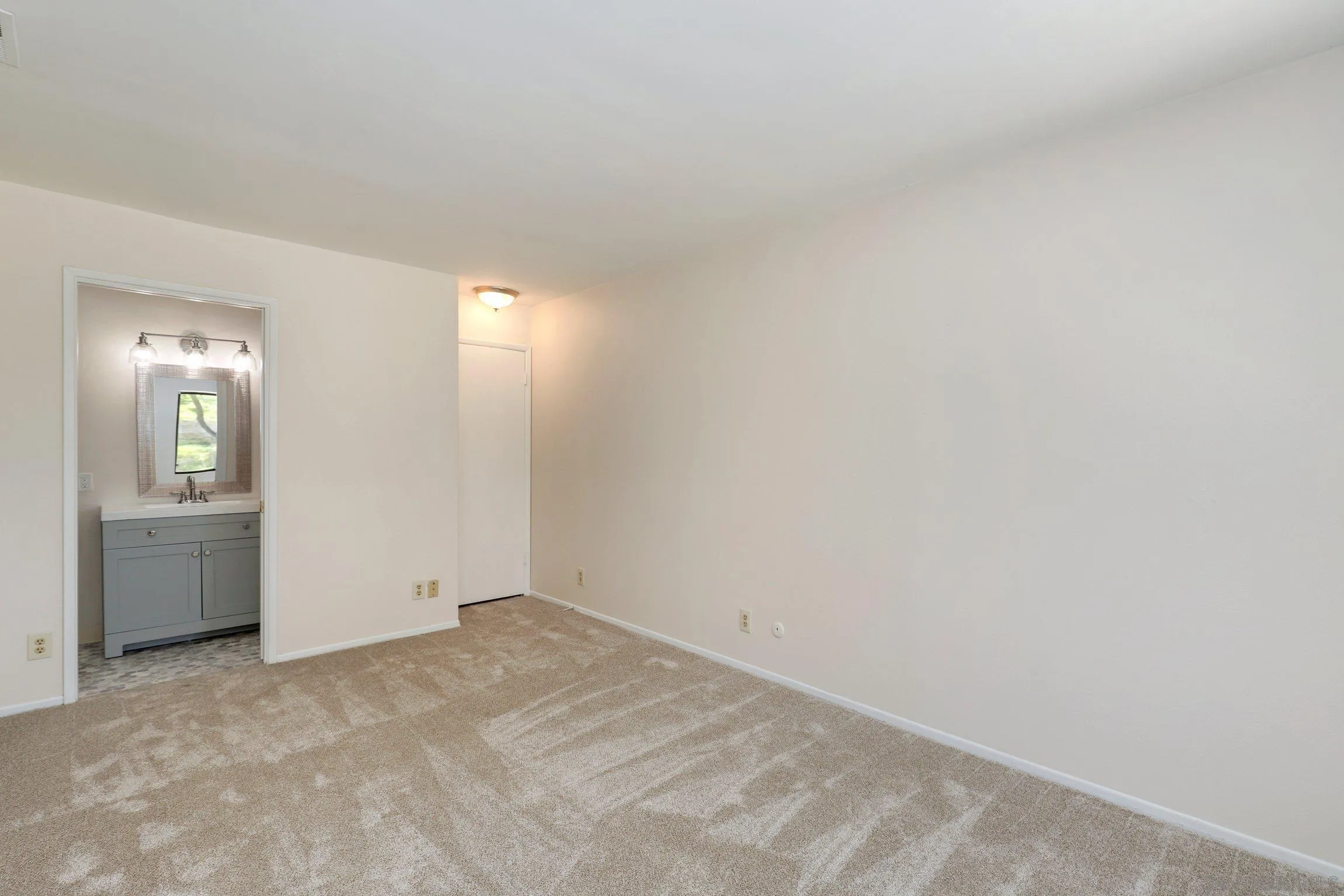 1666 Pala Lake Drive Fallbrook, CA 92028 - Photo 12 of 24 a view of empty room with wooden floor