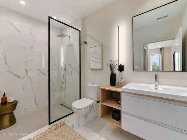 $2,550 | 2811 Thatcher Avenue, Unit 207, River Grove, IL 60171