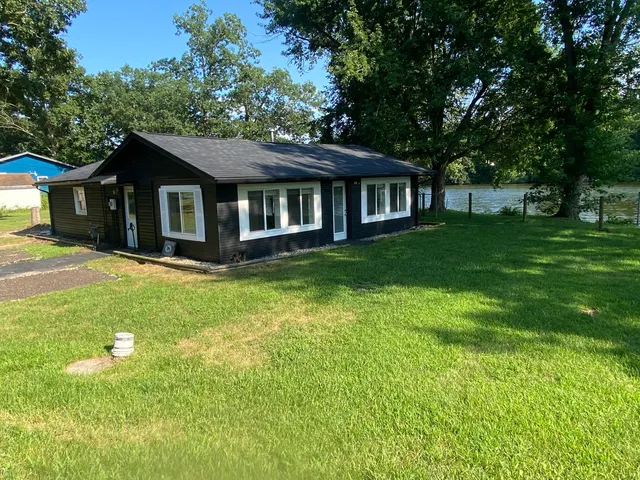 $180,000 | 58730 Ash Road, Three Rivers, MI 49093